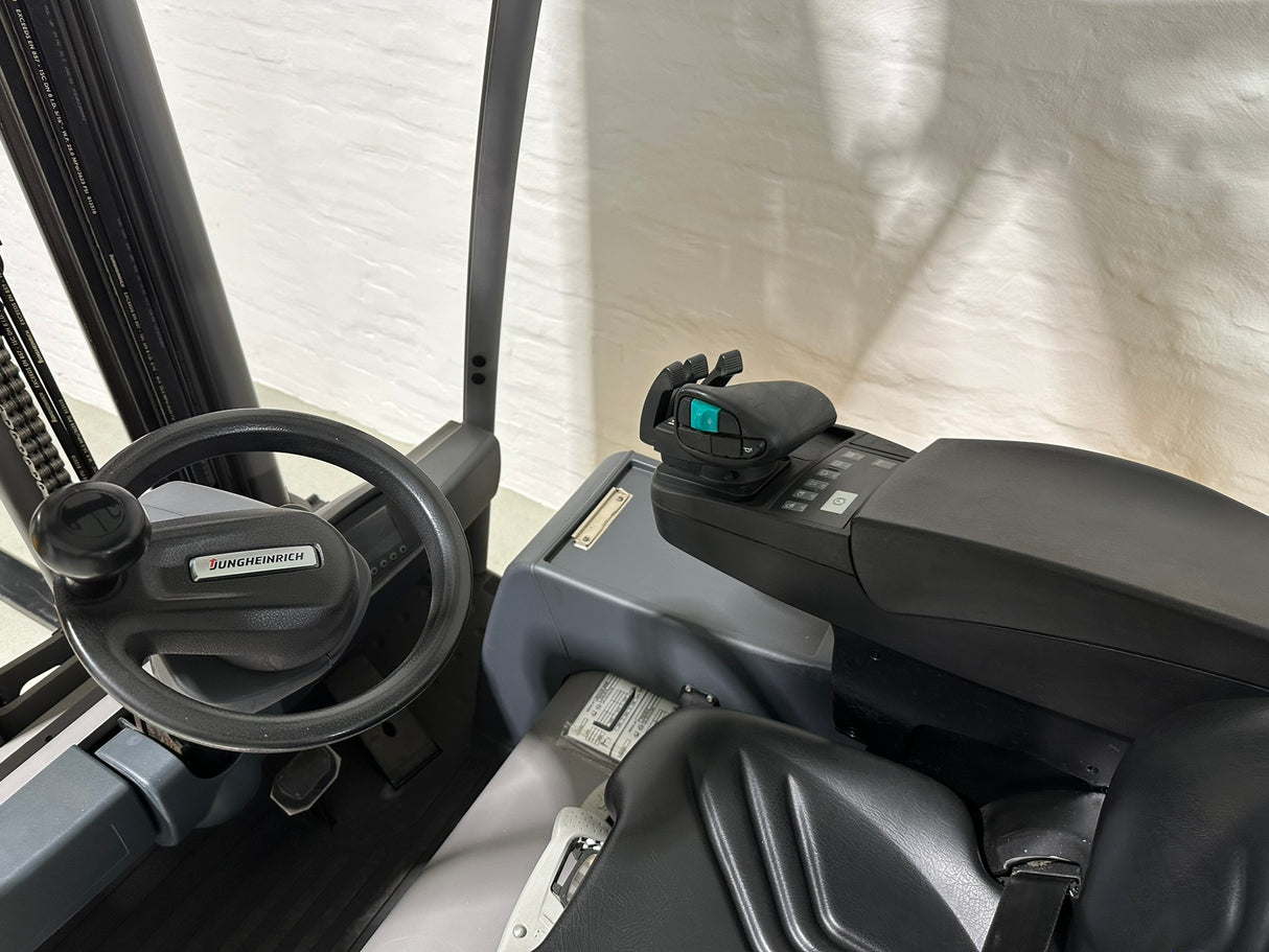 Jungheinrich EFG 218k | ISS