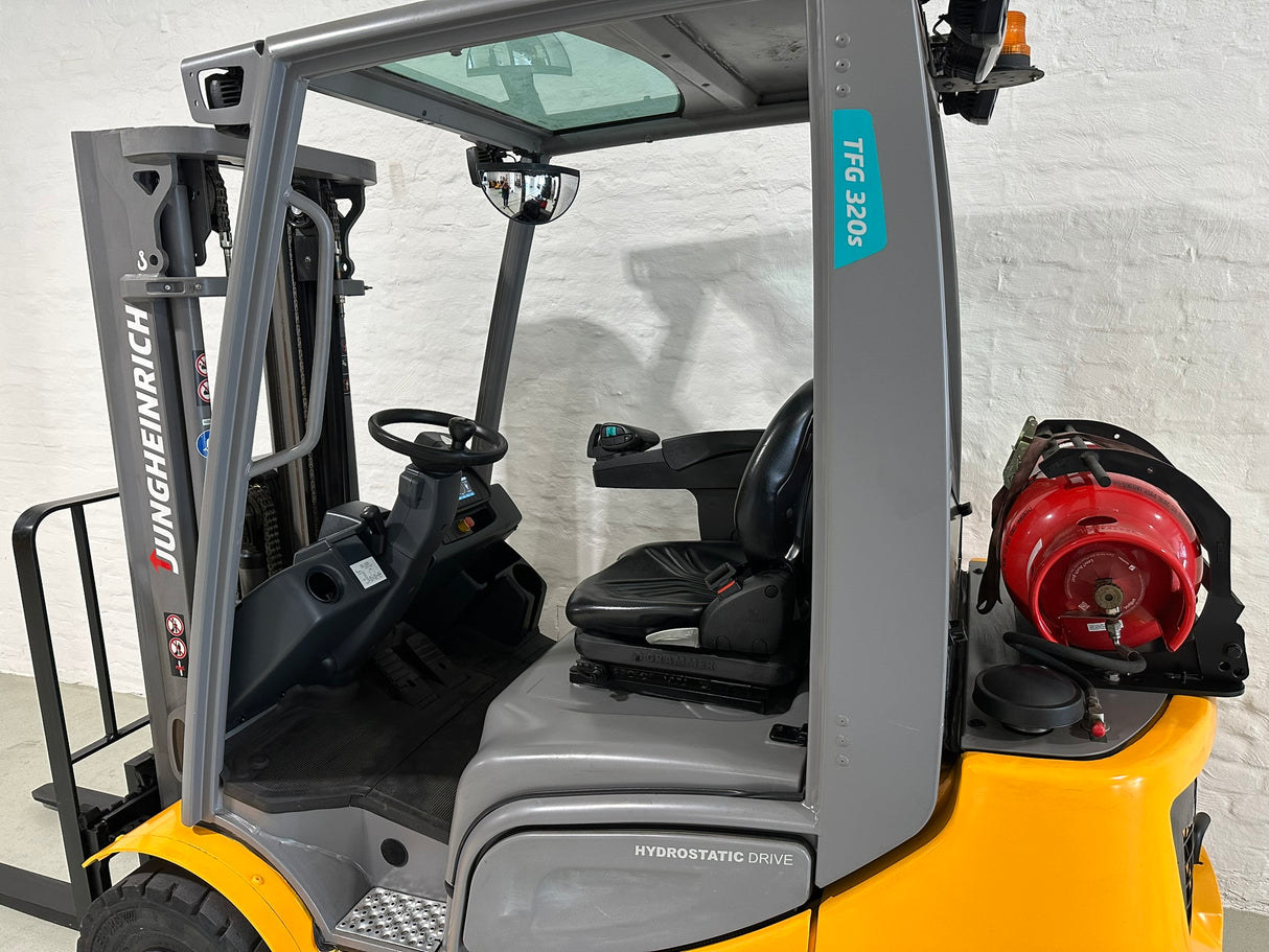 Jungheinrich TFG 320s | ISS