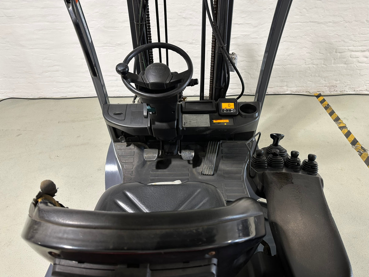 Toyota 02-8FGF18 VSS | ZVG