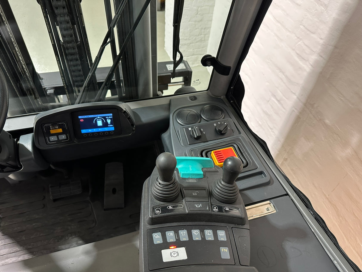 Jungheinrich EFG 425 | ZVG