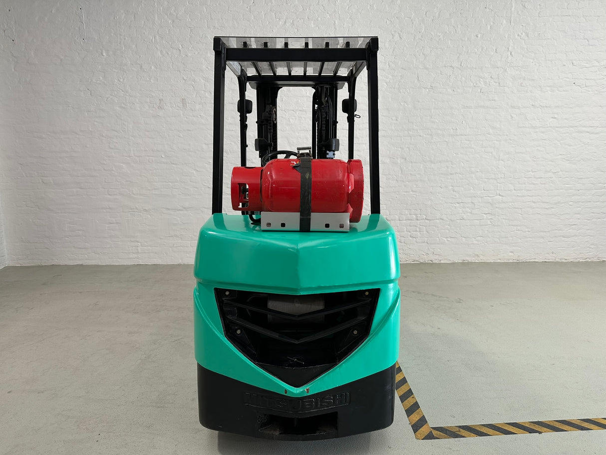 Mitsubishi FGC33NY
