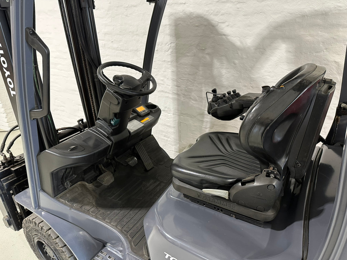 Toyota 02-8FGF18 VSS | ZVG