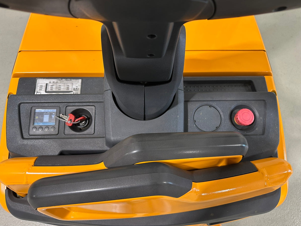 Jungheinrich ERC 214z | integrierte Waage (50kg)
