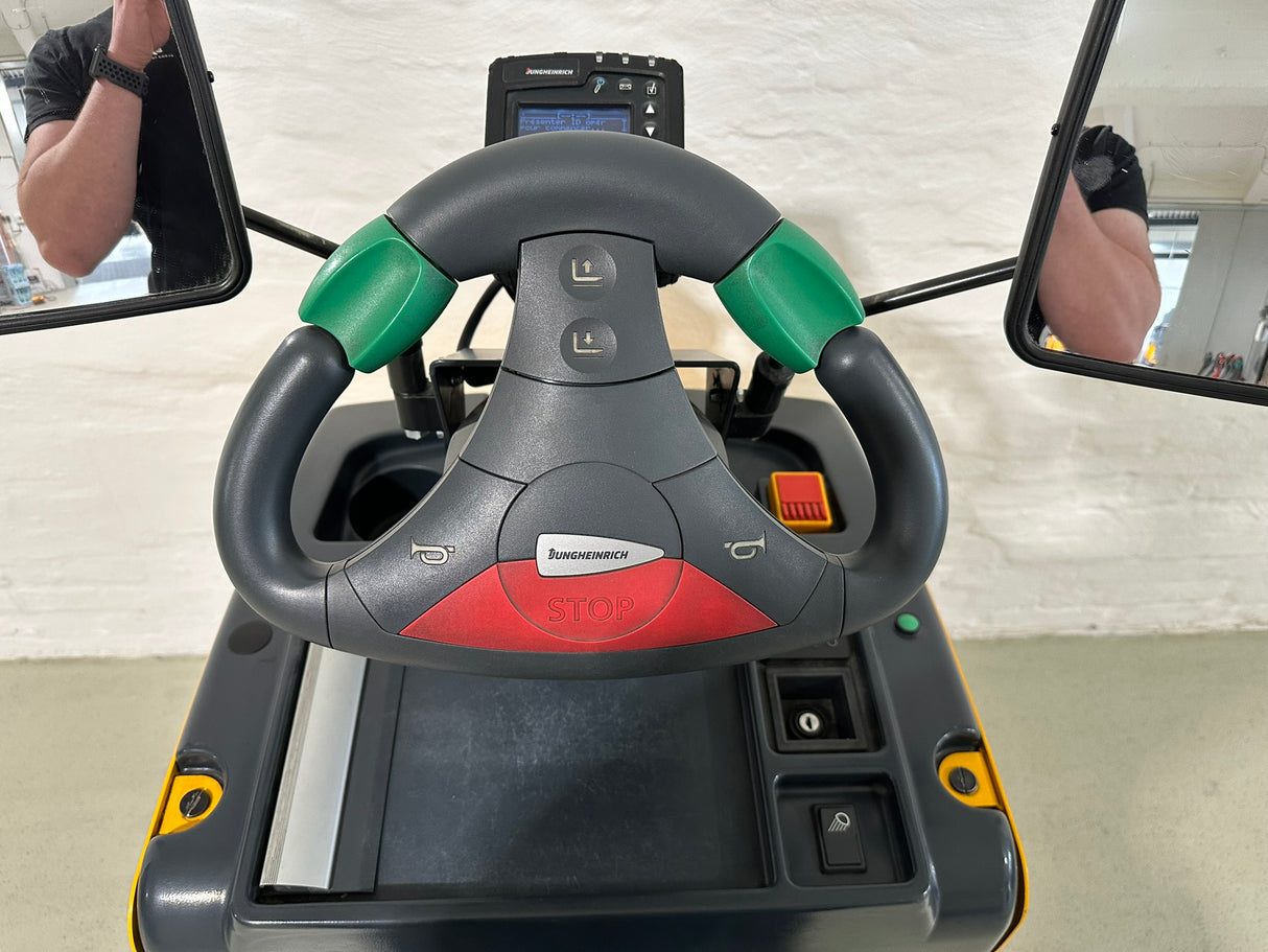 Jungheinrich EZS 130